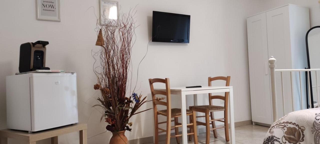 Da Vinci Affittacamere Borgo Taranto Exterior foto